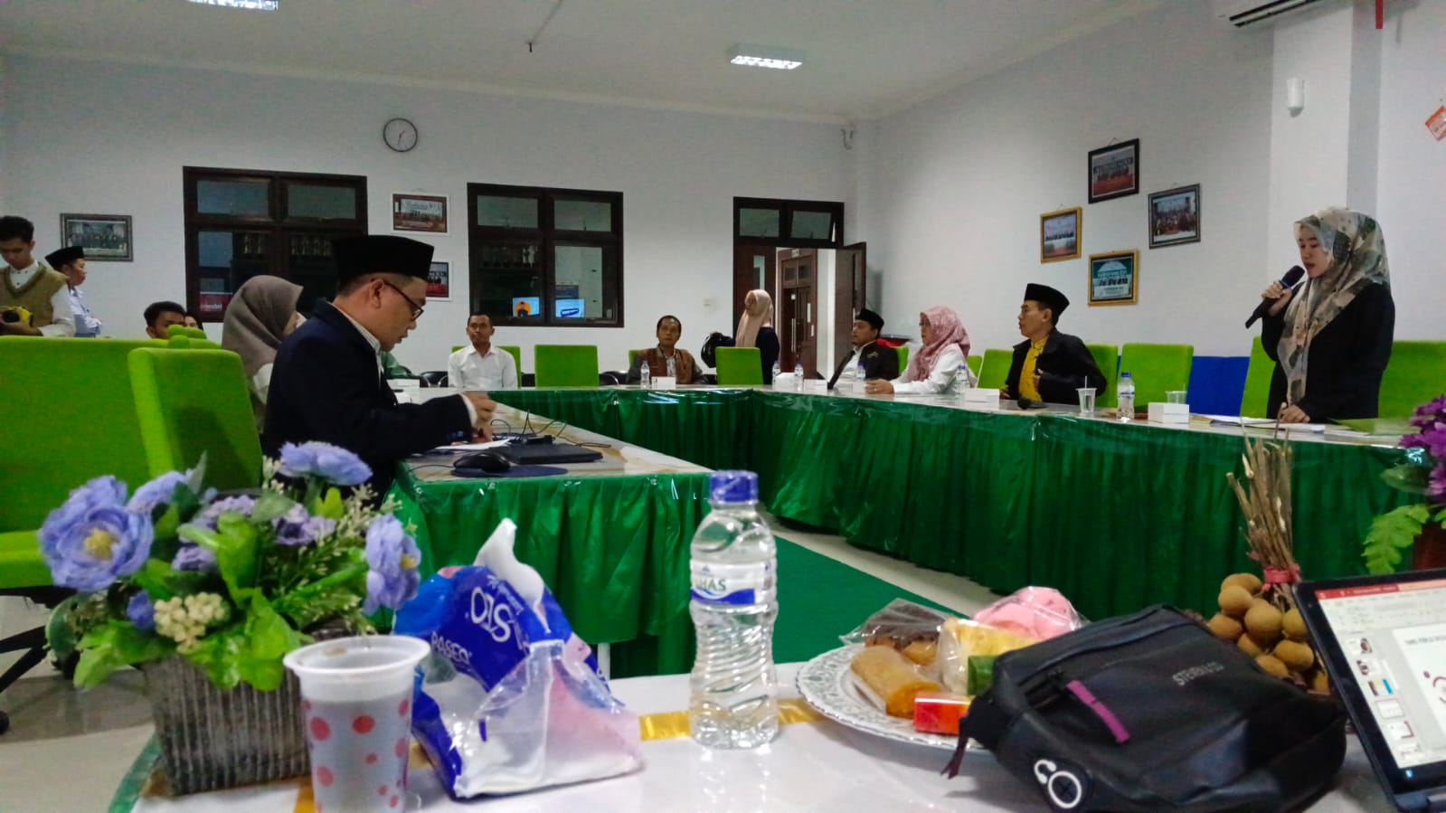 Berubah menjadi PGSD: Prodi PGMI FTIK UIN KHAS Jember Lakukan Review Kurikulum OBE 2024
